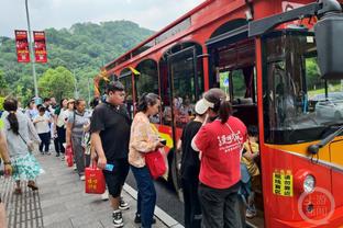 扎莱夫斯基：对自己的表现感到满意 欧冠下来的球队应害怕我们